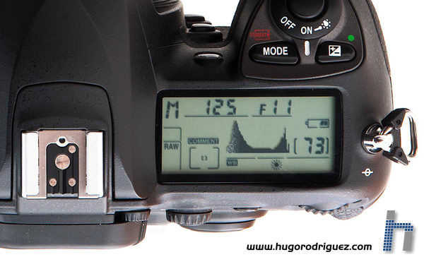 Nikon D200 con histograma en LCD crop